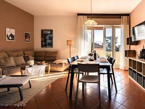 23569736-Ferienwohnung-6-Lucca-300x225-2