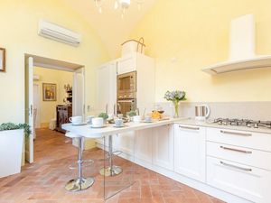 22638889-Ferienwohnung-4-Lucca-300x225-0