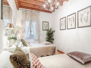 22639289-Ferienwohnung-4-Lucca-300x225-0