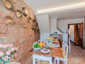 23451078-Ferienwohnung-6-Lucca-300x225-4