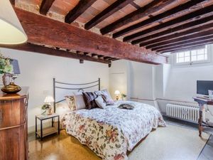 23564956-Ferienwohnung-3-Lucca-300x225-0