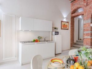 23699554-Ferienwohnung-2-Lucca-300x225-3