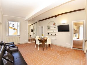 23459778-Ferienwohnung-5-Lucca-300x225-0