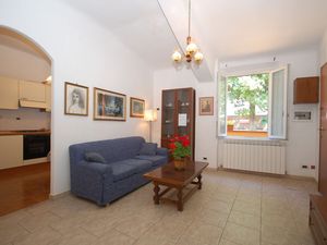 24016824-Ferienwohnung-4-Lucca-300x225-2