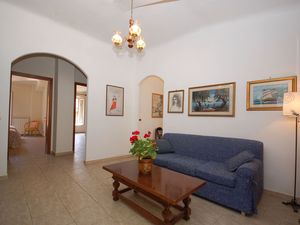 24016824-Ferienwohnung-4-Lucca-300x225-4