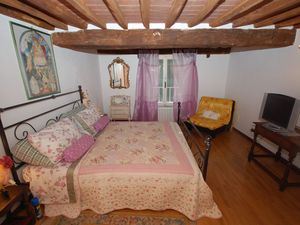 24016825-Ferienwohnung-4-Lucca-300x225-1