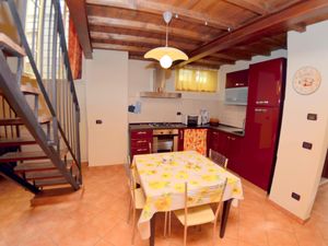 19351874-Ferienwohnung-4-Lucca-300x225-5