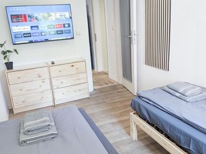 23976877-Ferienwohnung-5-Ludwigsburg-300x225-4