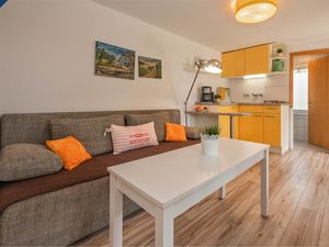 24019503-Ferienwohnung-4-Lütow-300x225-2