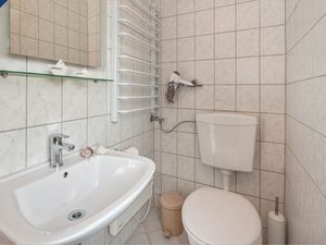 24019503-Ferienwohnung-4-Lütow-300x225-4