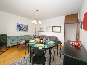 23706347-Ferienwohnung-4-Lugano-300x225-3