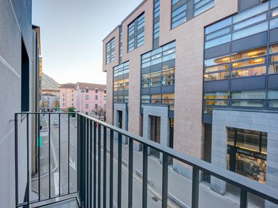 Balkon mit Stadtblick