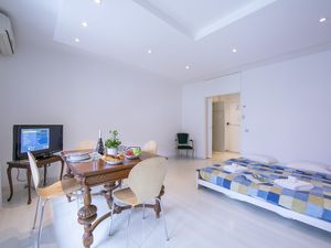 23707077-Ferienwohnung-2-Lugano-300x225-3