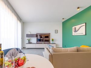 Wohnzimmer und Esszimmer