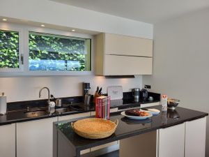 24014932-Ferienwohnung-4-Lugano-300x225-2