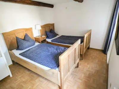 Gästezimmer mit Einzelbetten