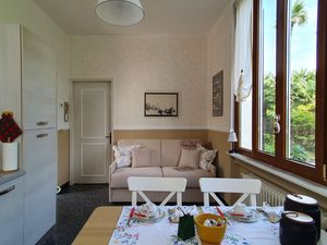 24052861-Ferienwohnung-3-Luino-300x225-5