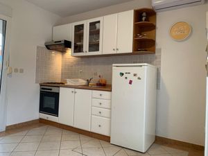 23926295-Ferienwohnung-4-Lukoran-300x225-4