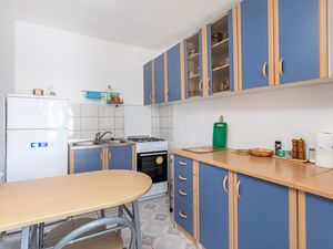 23729960-Ferienwohnung-4-Lukovo Šugarje-300x225-4