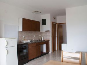 22450125-Ferienwohnung-4-Lumbarda-300x225-3