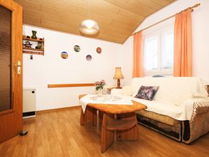 23927772-Ferienwohnung-4-Lumbarda-300x225-1