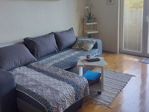 18511379-Ferienwohnung-4-Lumbarda-300x225-1