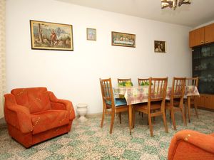 18521952-Ferienwohnung-10-Lumbarda-300x225-2