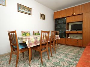 18521952-Ferienwohnung-10-Lumbarda-300x225-3