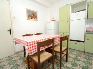 18521952-Ferienwohnung-10-Lumbarda-300x225-4