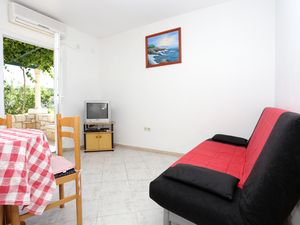 18550594-Ferienwohnung-4-Lumbarda-300x225-2