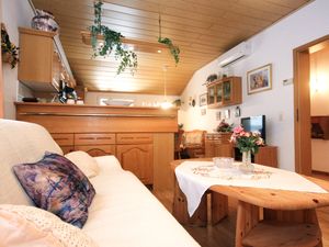 18689119-Ferienwohnung-4-Lumbarda-300x225-2