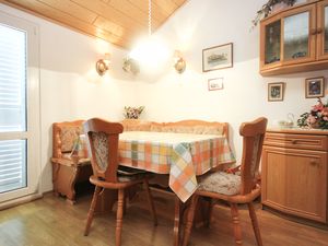 18689119-Ferienwohnung-4-Lumbarda-300x225-4