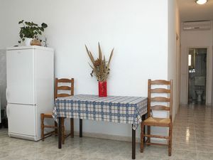 18923411-Ferienwohnung-4-Lumbarda-300x225-1