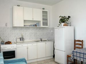 18923411-Ferienwohnung-4-Lumbarda-300x225-4