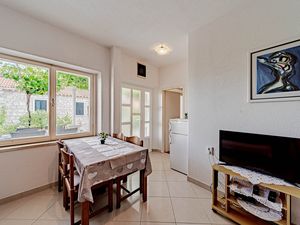 18953598-Ferienwohnung-3-Lumbarda-300x225-2