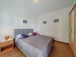 18953598-Ferienwohnung-3-Lumbarda-300x225-5