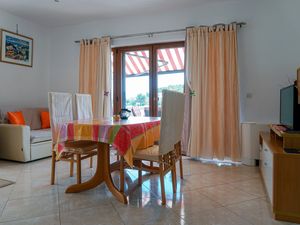 19050866-Ferienwohnung-5-Lumbarda-300x225-1