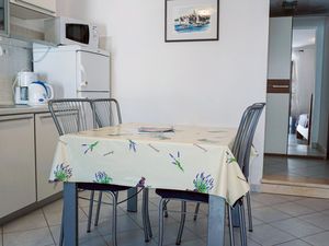 19050769-Ferienwohnung-2-Lumbarda-300x225-1