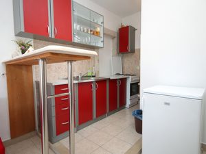 19096483-Ferienwohnung-5-Lumbarda-300x225-3