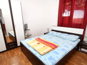 19096483-Ferienwohnung-5-Lumbarda-300x225-4