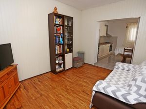 22146479-Ferienwohnung-4-Lumbarda-300x225-1