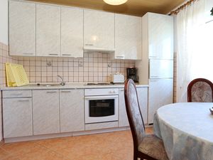 23927774-Ferienwohnung-9-Lumbarda-300x225-5