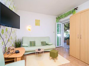 24057432-Ferienwohnung-3-Lumbarda-300x225-3