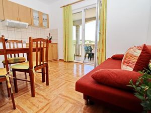 24058028-Ferienwohnung-2-Lumbarda-300x225-1