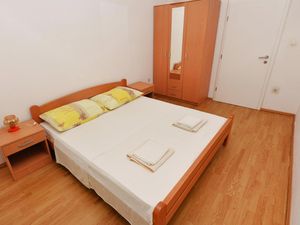 23392000-Ferienwohnung-10-Lun-300x225-5