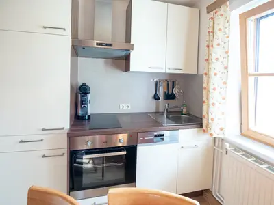 Gut ausgestattete Küche