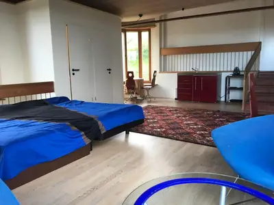 Studio mit Bett und Küche