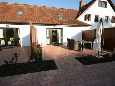 Eingangsbereich und Terrasse