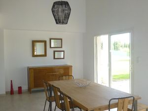 23704503-Ferienwohnung-8-Luynes-300x225-2