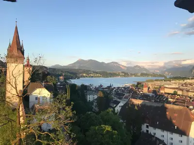 Blick vom Männliturm (5 Min. zu Fuss) in Richtung Südost (Luzerner Bucht und Rigi)